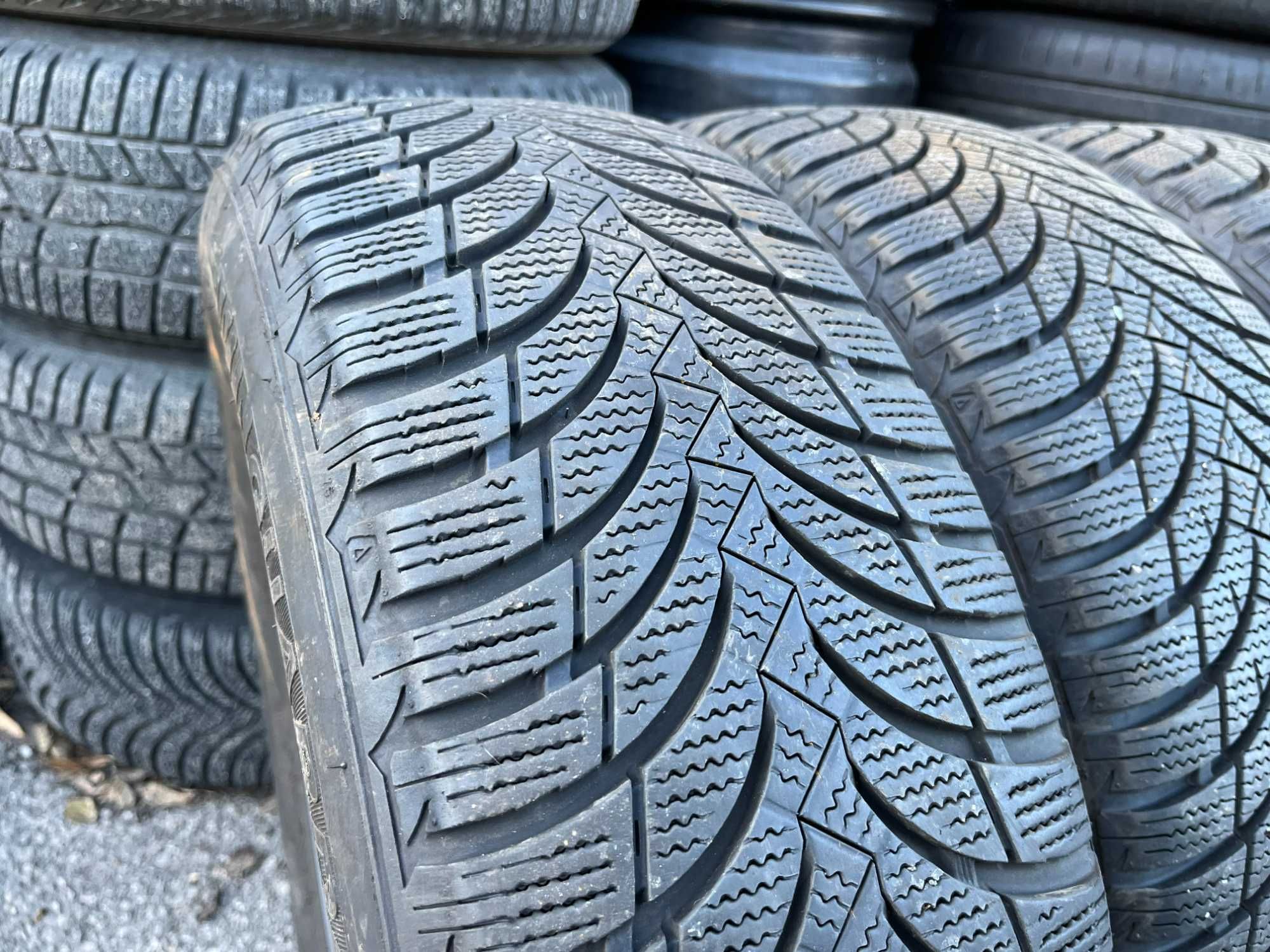 зимни Гуми NEXEN  215/65/16  с ДОТ  34/2022г.