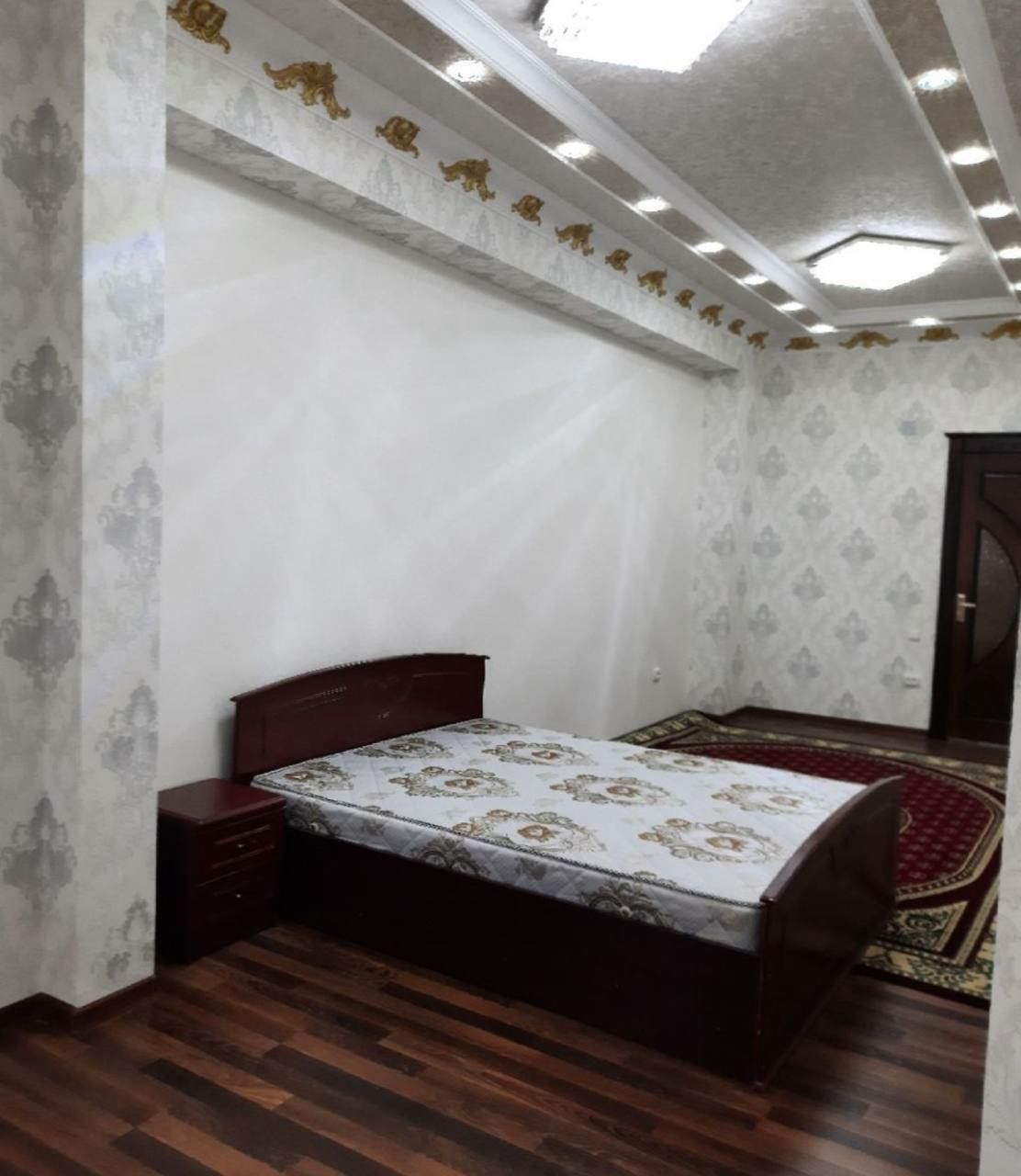 Минор метро якинида Ижарага уй бор  маклерсиз болла кизлага берилади