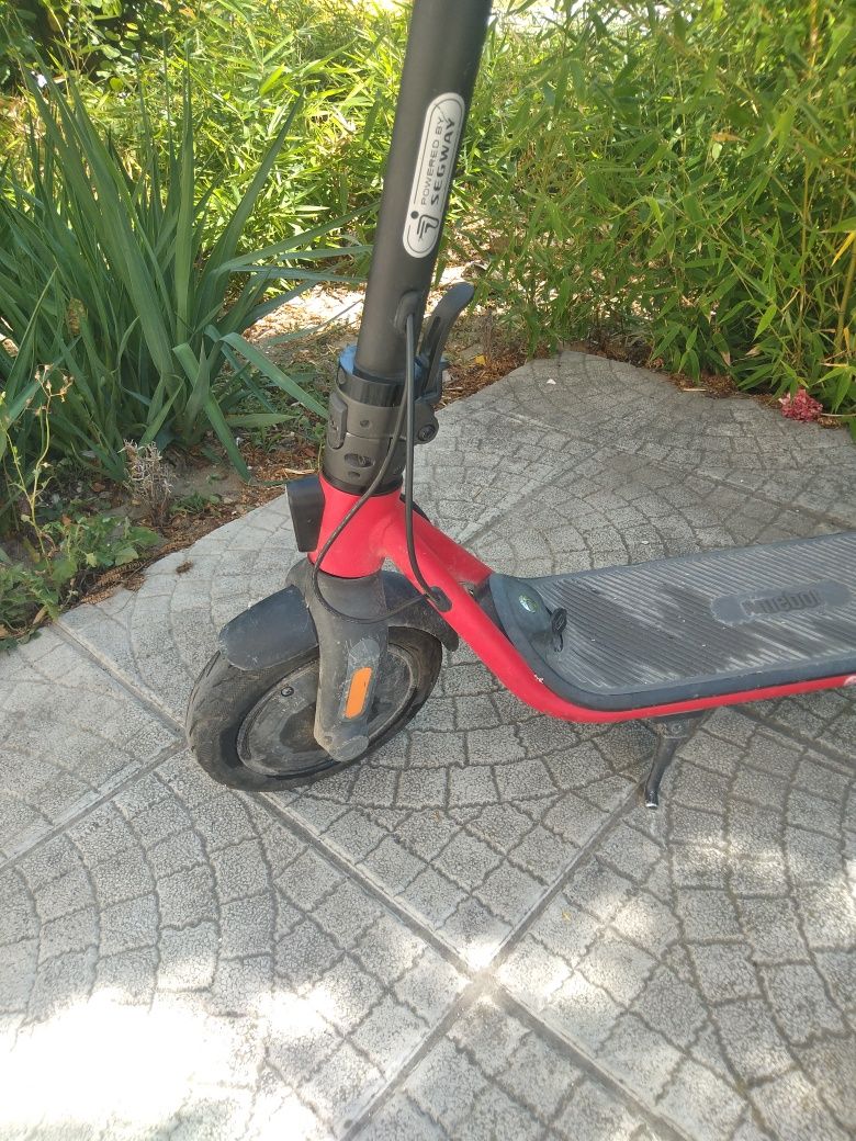 Електрическа тротинетка Segway Ninebot D38E