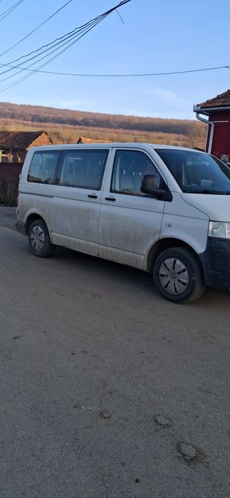 Vw t5 8+1 motor 2.5 136 cp an 2008