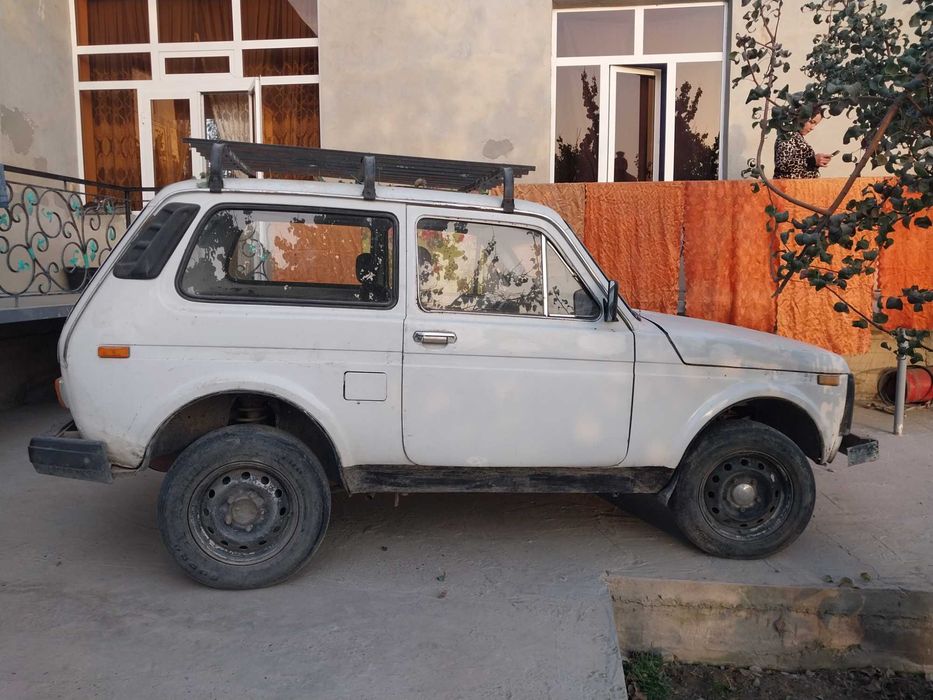Vaz 2121 Niva yaxshi xolatda