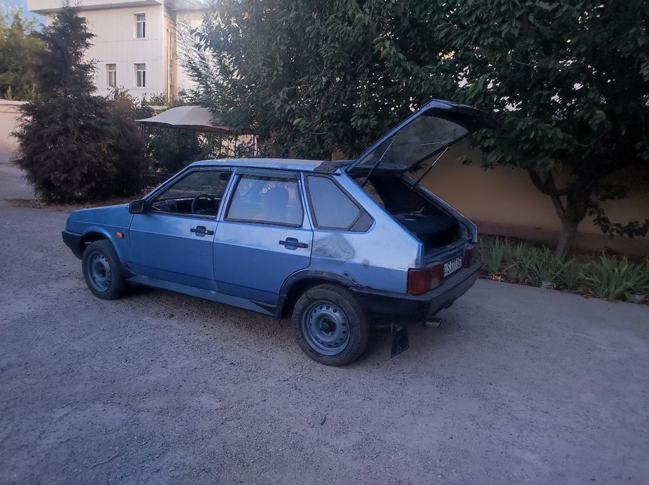 Lada sotiladi srochni