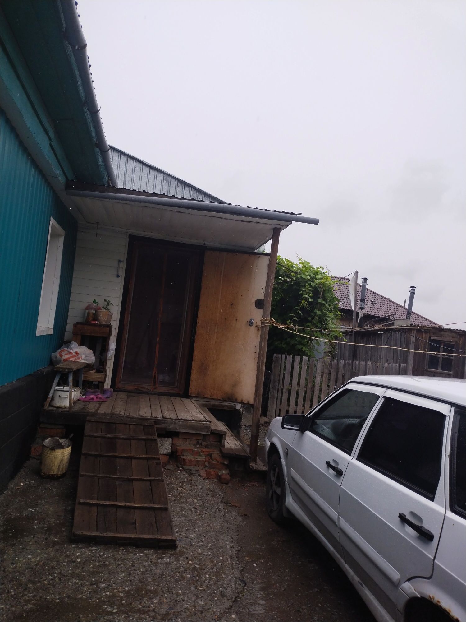 Продам Срочно дом в центре благоустроин, в районе 14школы. Срочно