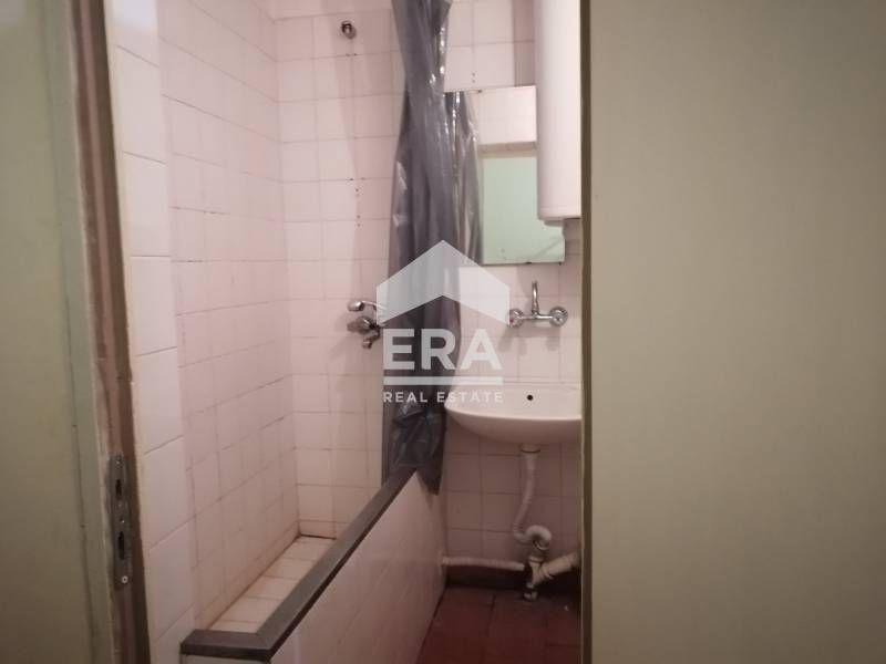 Дава се под наем Тристаен апартамент в Варна, Кайсиева градина - 96 кв.м за 375 € - Снимка #10