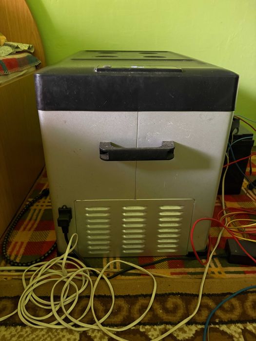 Frigider auto 12-24 v 40 l