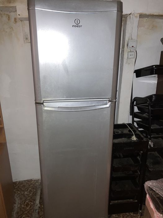 Продам холодильник