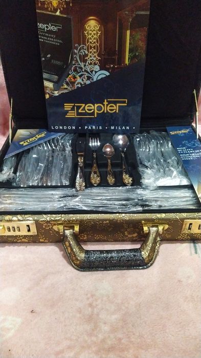 Набор столовых приборов на 12 персон