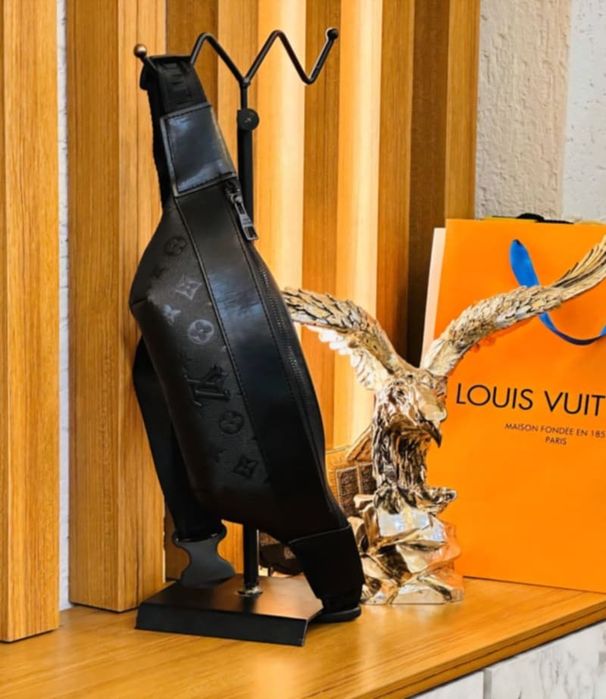 Мъжки чанти за през кръста