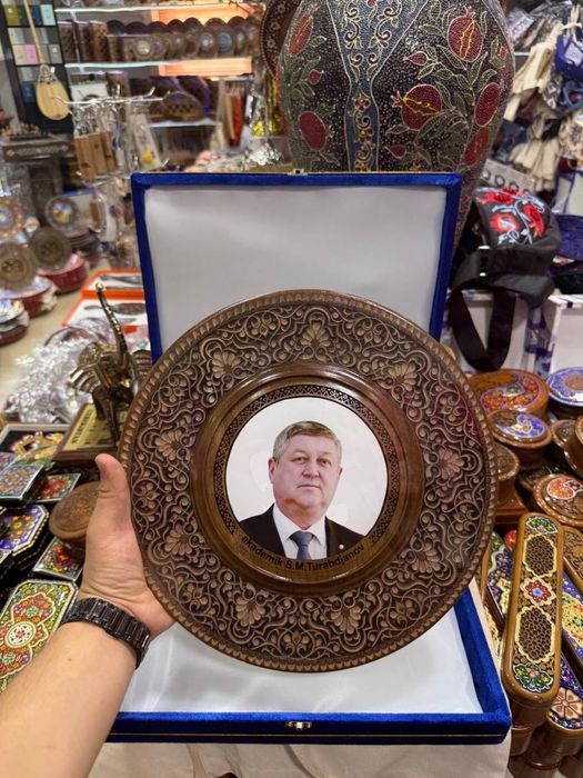 Qo‘l mehnati lagan — Yongoq daraxtidan / Premium sovg‘alik