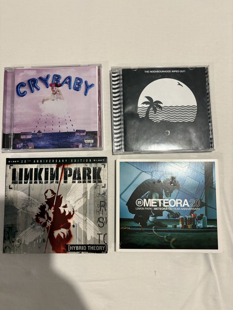 Различни музикални дискове/cd