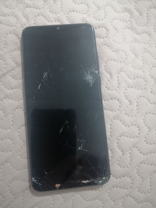 Huawei y6p със счупен дисплей