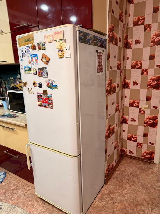 Холодильник верх не работает, низ работает морозит