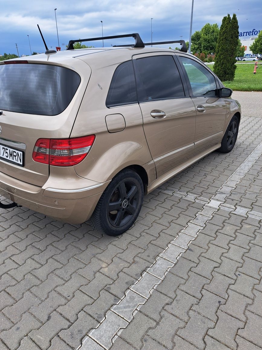 Mercedes b200,140 cp