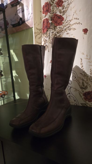 Дамски ботуши нови номер 40