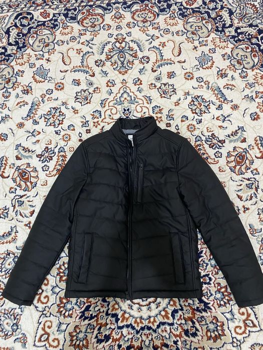 Продам куртку новую