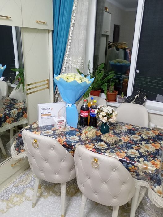 Стол со стульями