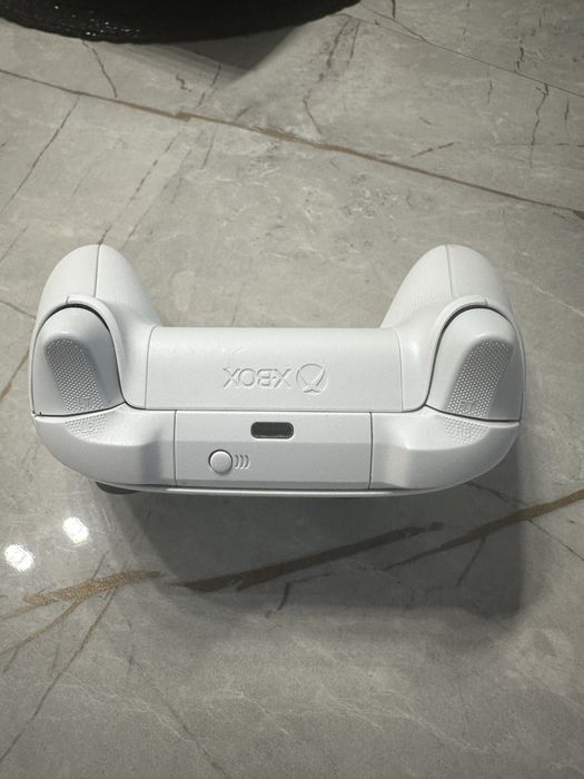 Vând Controller alb XBOX Series S/X