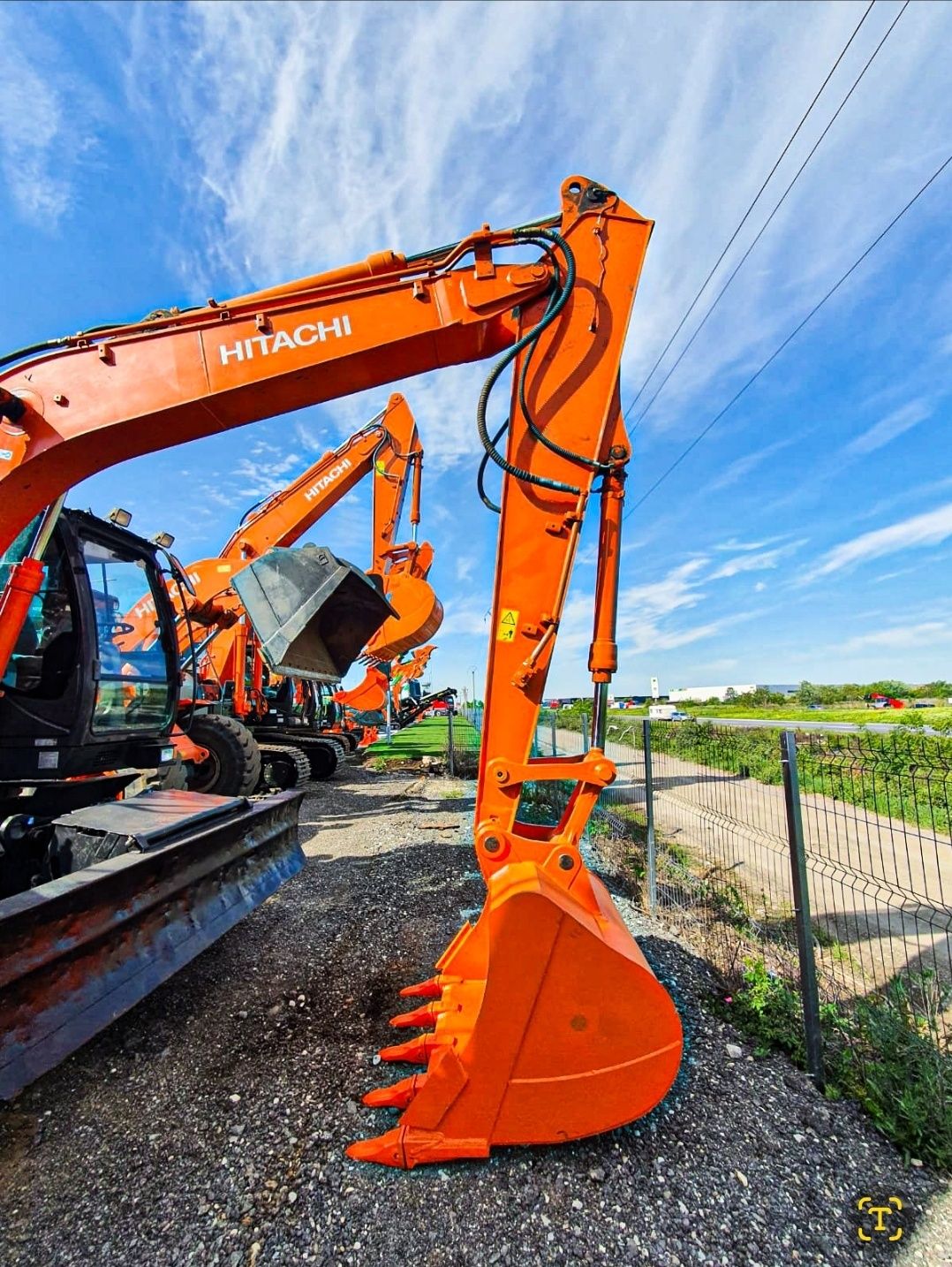 Inchiriez excavator pe roti hitachi 19 tone