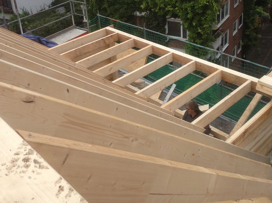 Reparati acoperisuri de urgenta