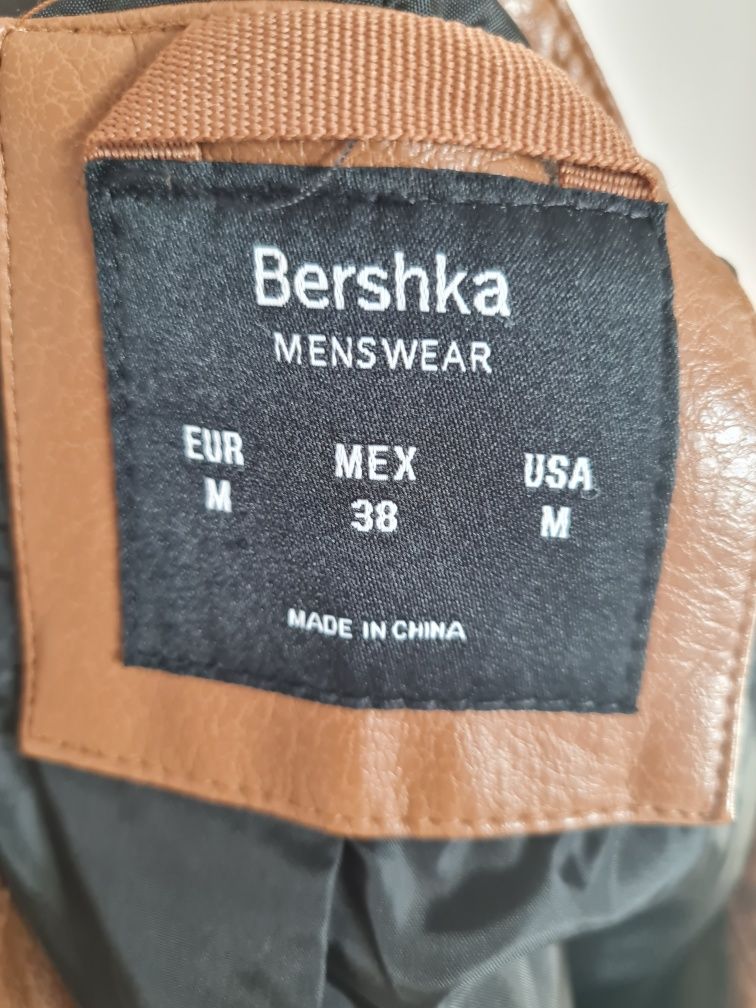 Geaca imitatie piele Bershka M