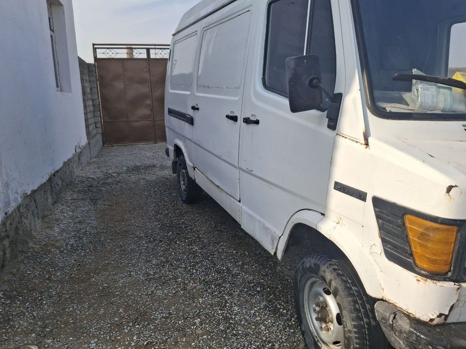 Mersades benz furgon