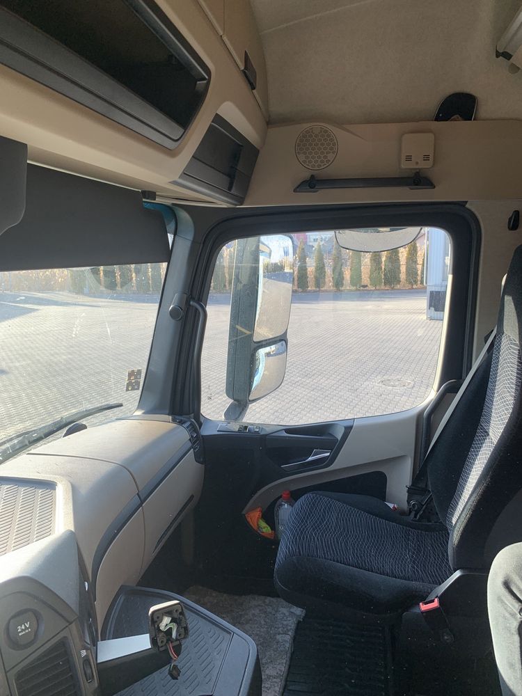 Mercedes Actros 1843