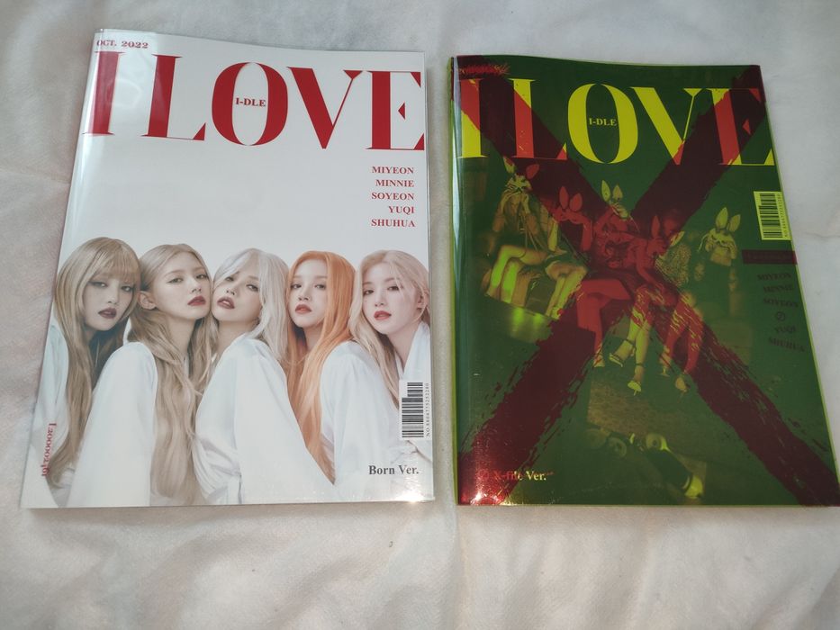 Vând albume Kpop (G)I-DLE