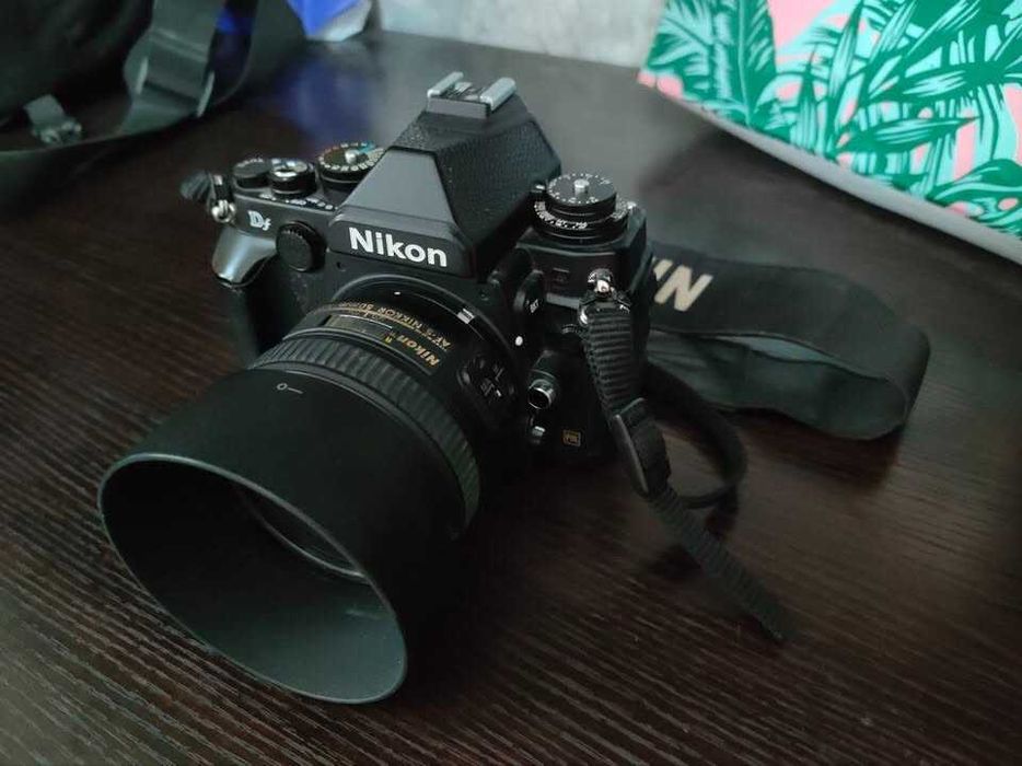 Продаю фотоаппарат Nikon DF kit 50mm f1.4