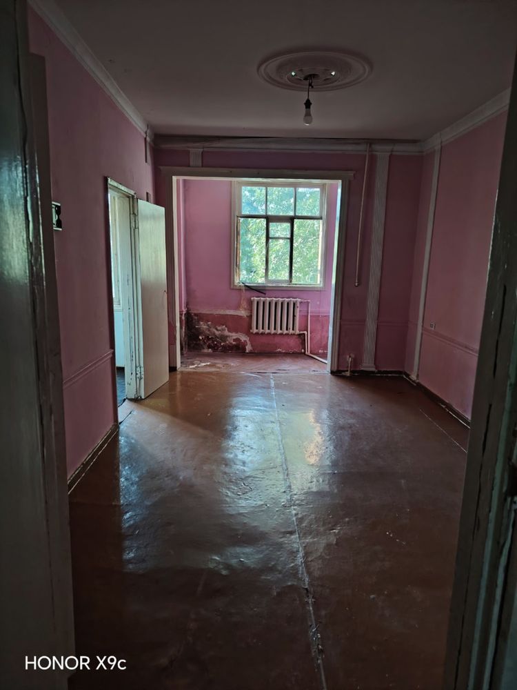 Аренда куйлюк 1.  2 ком 2 этаж 250$ пустой