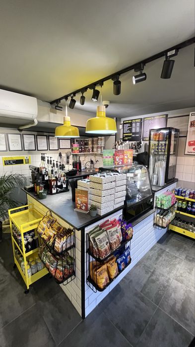 Vand cafenea, pod Dragonul Rosu, chirie foarte mica