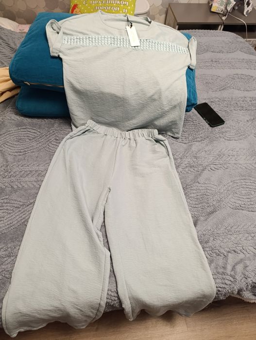 Продам костюм женский