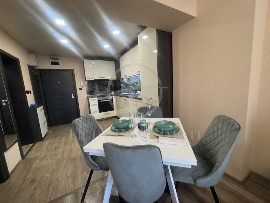 Продава се Двустаен апартамент в Пловдив, Център - 63 кв.м за 2445 €/кв.м - Снимка #2