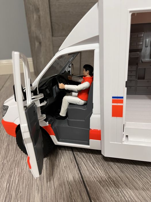 Mașină ambulanță Bruder