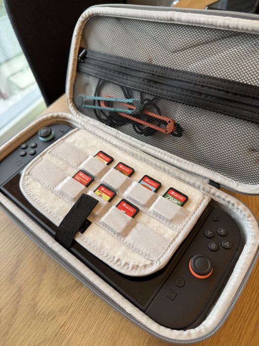 Nintendo switch 2 с 12 игри + калъф