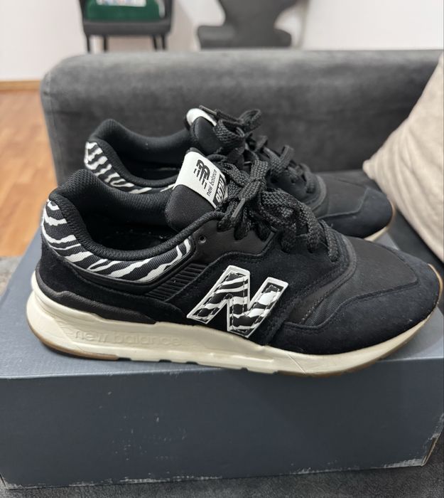 Adidasi New Balance 997H