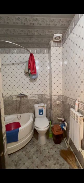 Jay satiladi srochna 1 komnata 3 etaj Sultan saray arqa tarepi