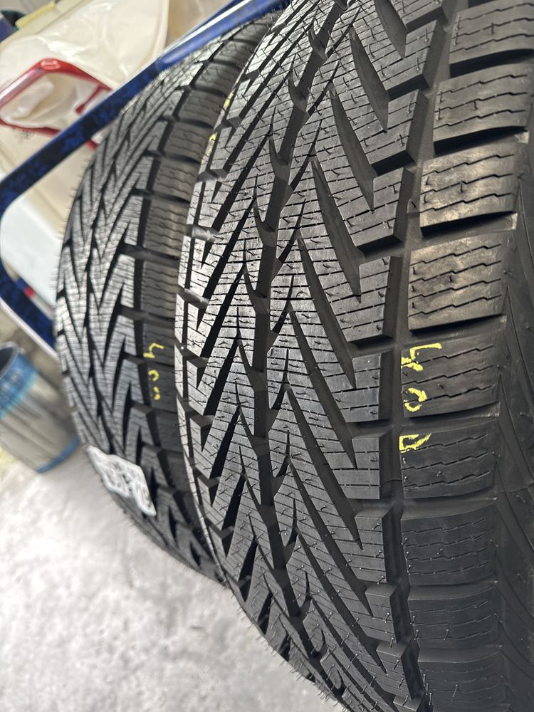 265/55/19 Vredestein M+S