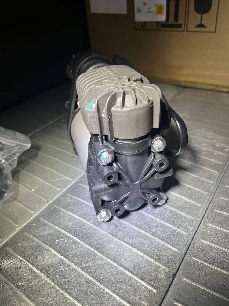 Compresor perna aer audi a6 a7 a8 q7 porsche cayenne vw touareg paname
