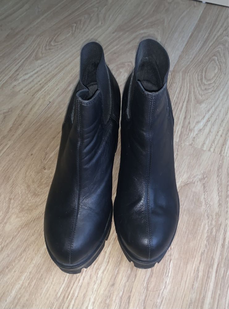 Botine din piele marimea 40