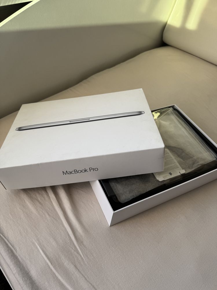 Macbook Pro 2015 13” 8GB Ram / 128GB SSD