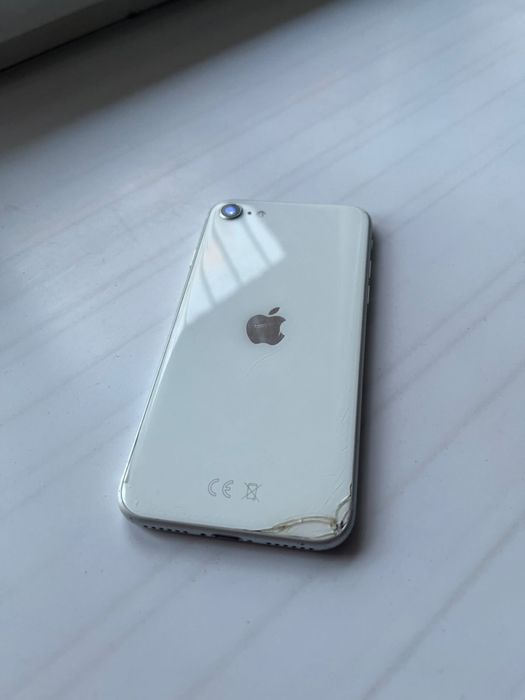 Айфон се 2022, 1287гб