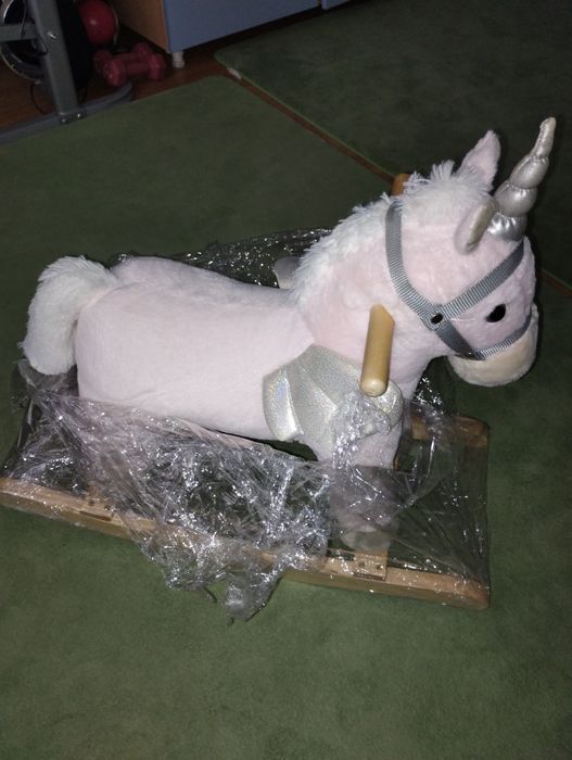 Конче играчка люлеещо