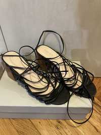 Дамски сандали с връзки
