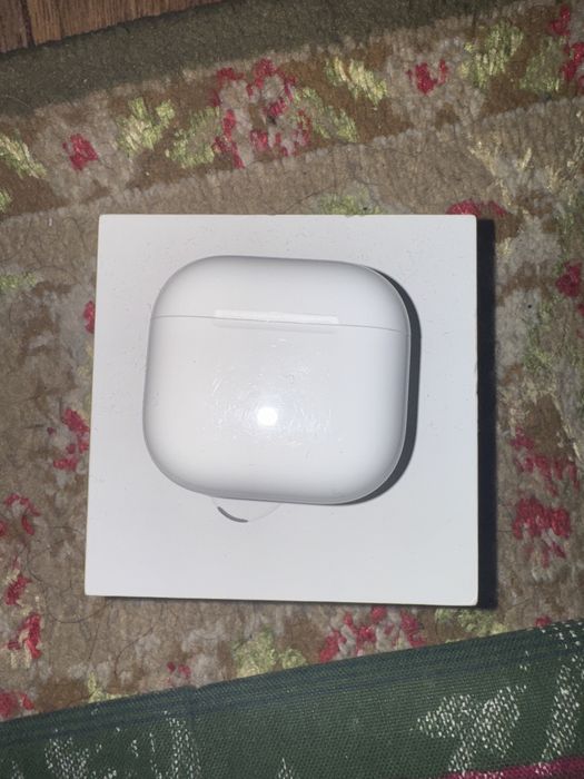 Airpods 4 active noise cancellation