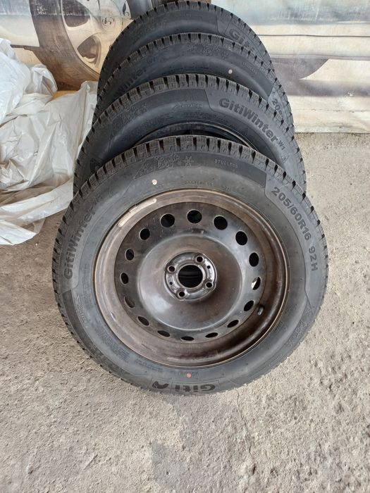 Зимни гуми 205.60.16 за Рено