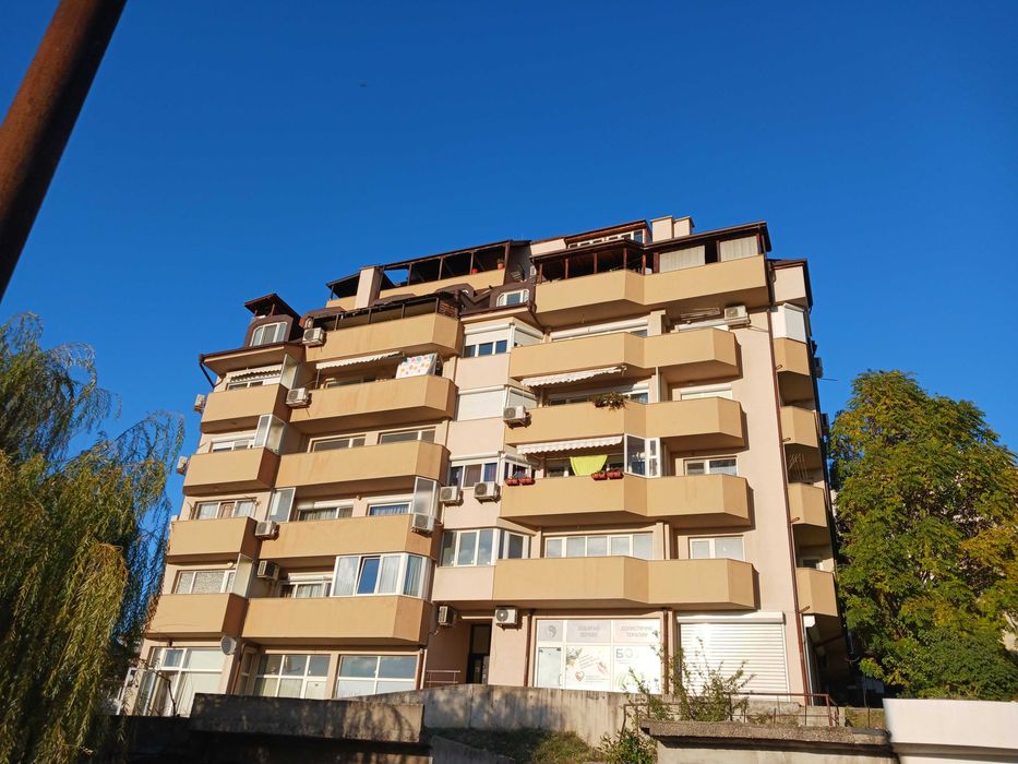 Двустаен апартамент в кв. "Еленово 1"