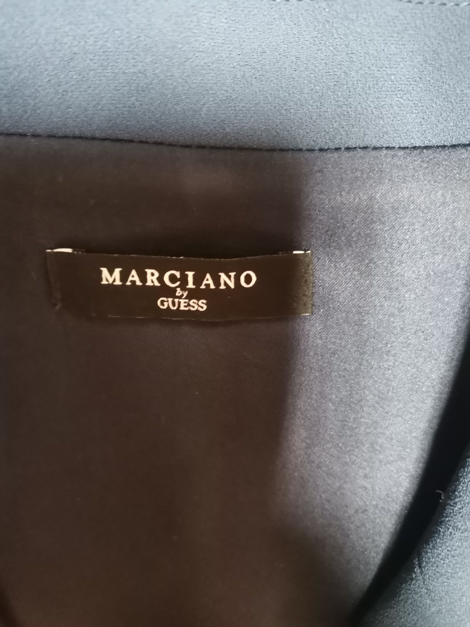 Елегантен тоалет guess