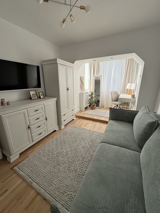 Inchiriez Apartament 3 camere, decomandat, complet utilat si mobilat