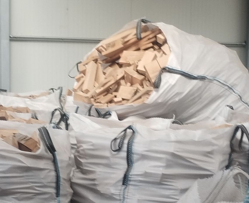 Firma noastră comercializează combustibil solid, la prețuri corecte