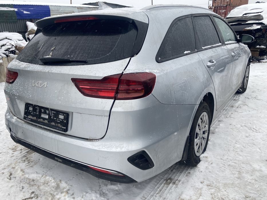 Запчасти мотор коробка двери Kia ceed Кия Сиид 23 год